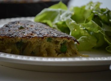 Tortilla de Cebolla y Arvejas - Laura Di Cola