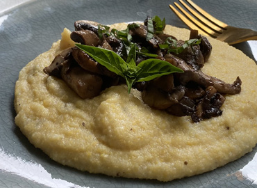 Polenta con hongos - Laura Di Cola