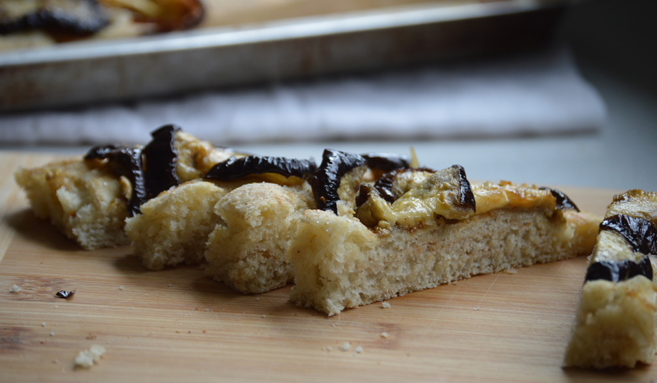 Focaccia con berenjenas asadas