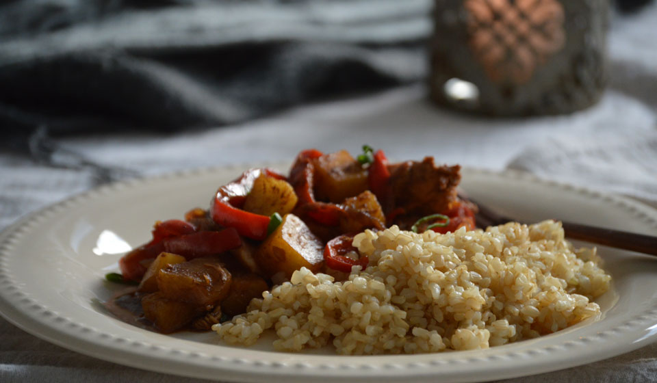 Pollo con pimiento y piña - Laura Di Cola