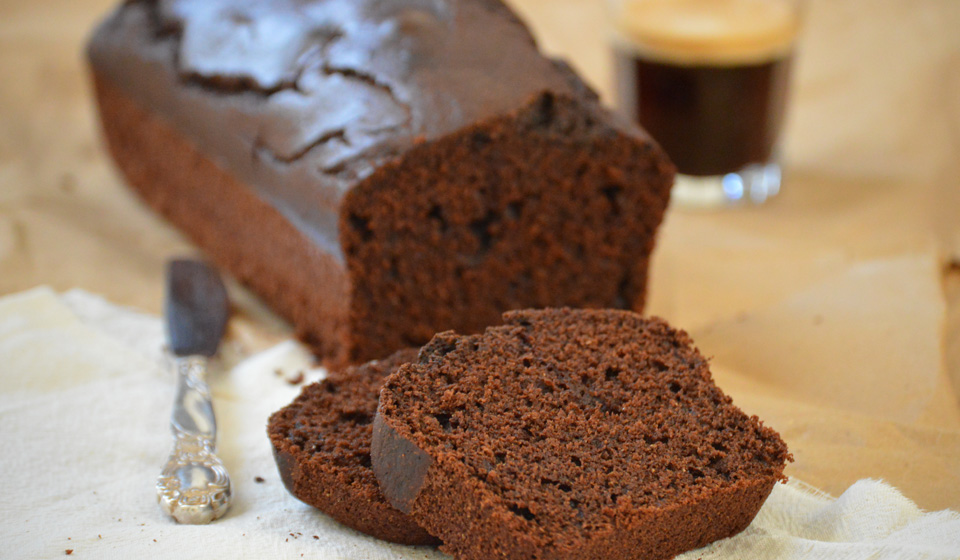 Budín integral de algarroba, cacao, chocolate y cafe