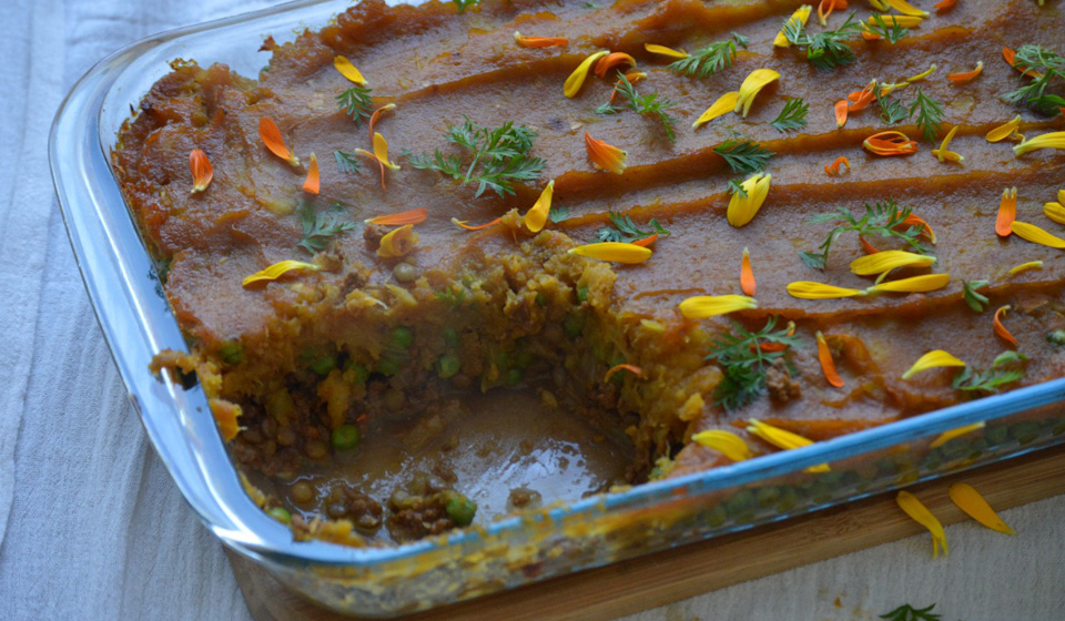 Pastel de vegetales, legumbres y carne