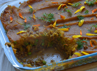 Pastel de vegetales, legumbres y carne