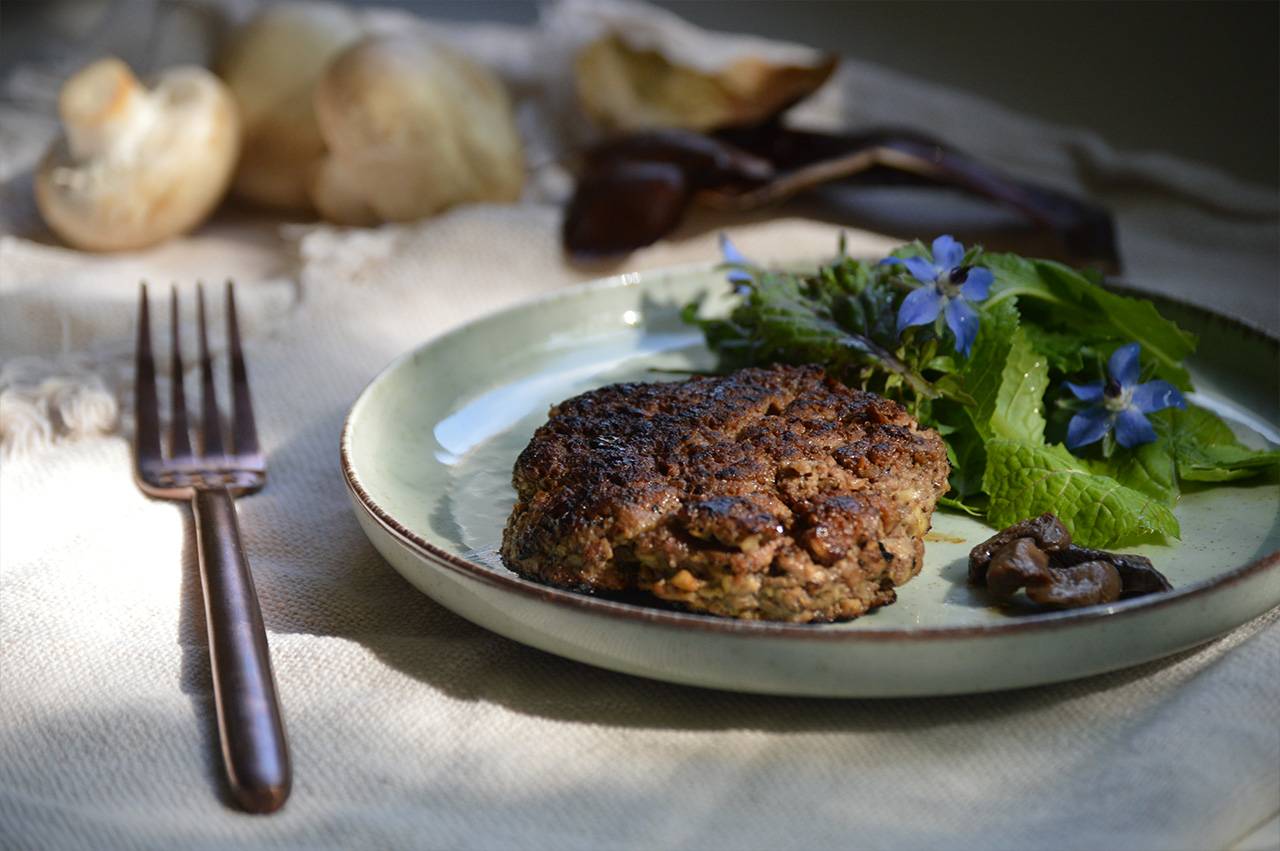 Vegetales y carne en hamburguesas