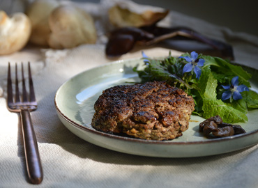 Vegetales y carne en hamburguesas