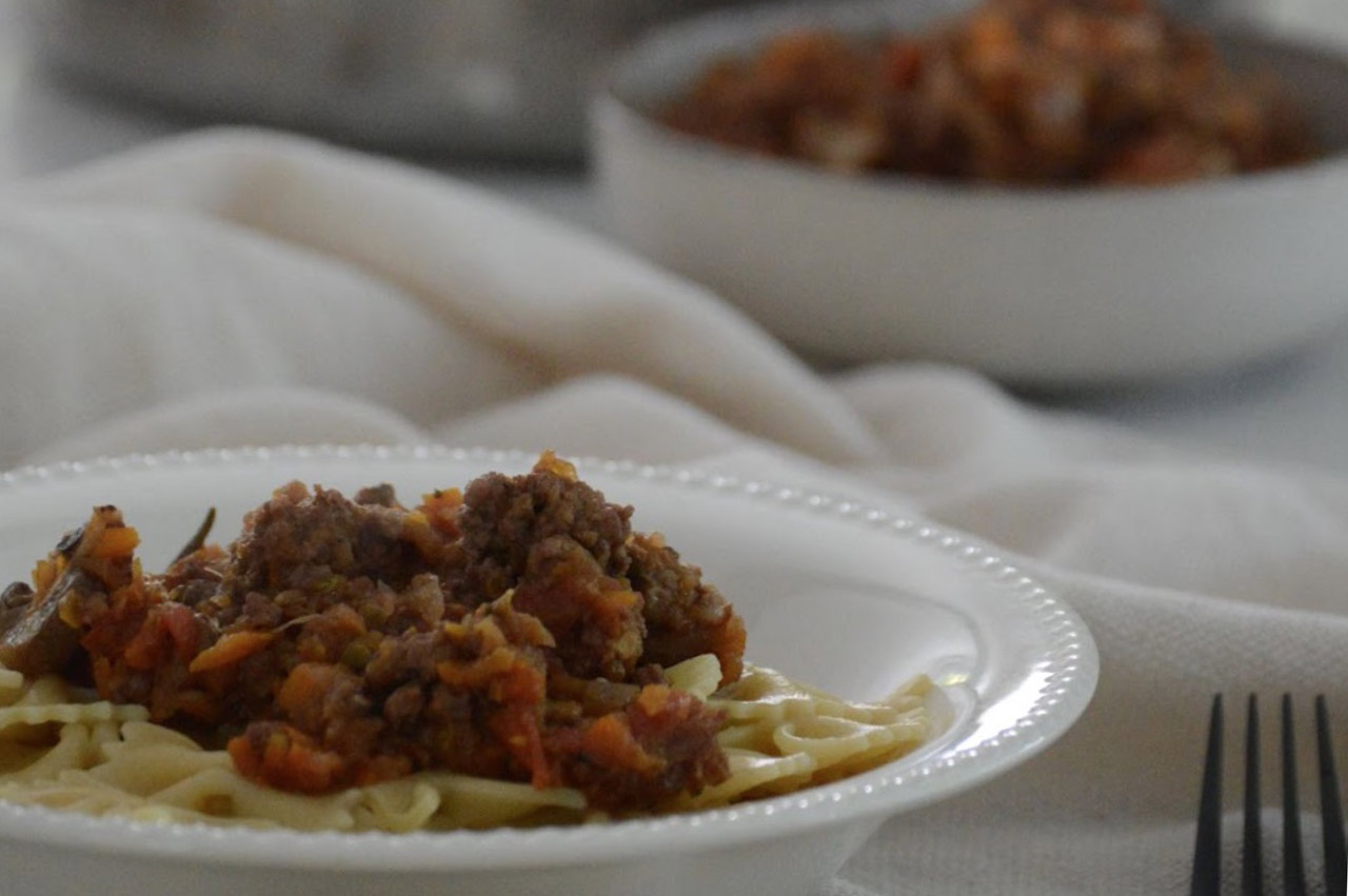 Bolognesa con hongos y carne