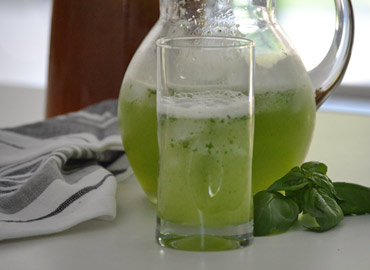 Limonada de albahaca