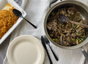 salteado de carne, berenjenas y hongos con mijo